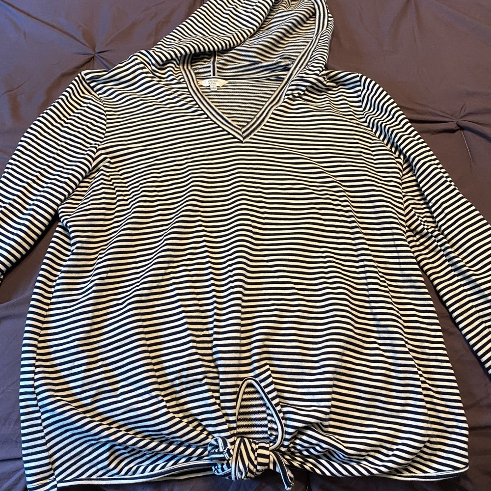 Crown and Ivy pull over knit hoodie